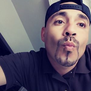 Meet your Posher, Esparza